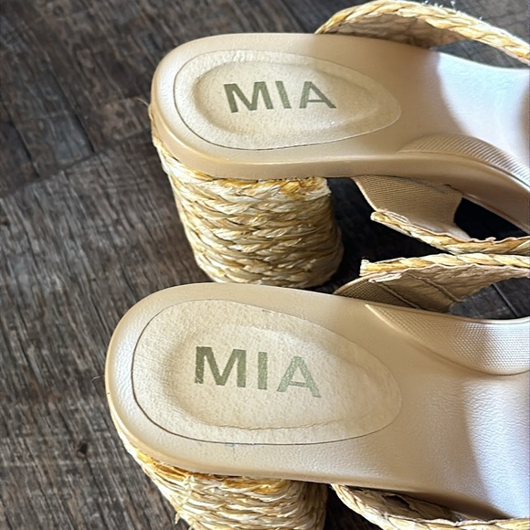 MIA chunky sandals with heels - Picture 6 of 7